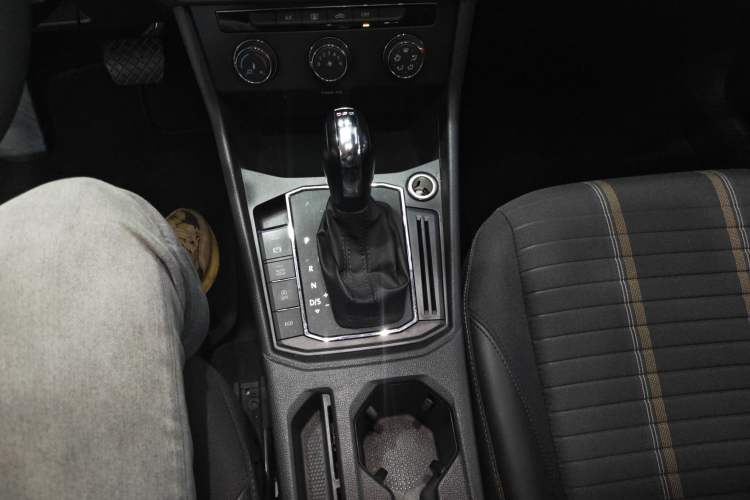 Used Volkswagen Lavida 2019 280TSI DSG Comfort Edition China VI standard Gear Lever