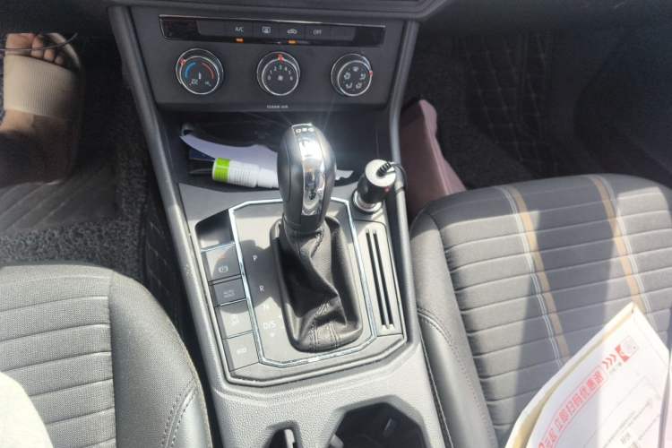 Used Volkswagen Lavida 2019 280TSI DSG Comfort Edition China VI standard Gear Lever
