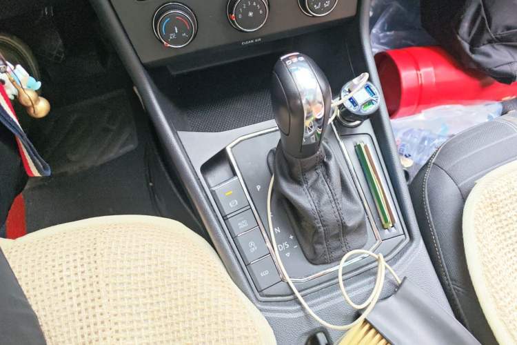 Used Volkswagen Lavida 2019 280TSI DSG Comfort Edition China VI standard Gear Lever