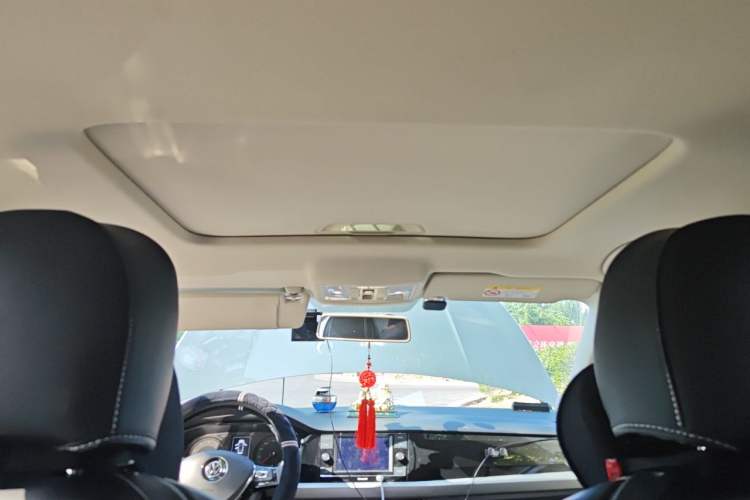 Used Volkswagen Lavida 2019 1.5L Automatic Vision Edition China VI Standard Headliner