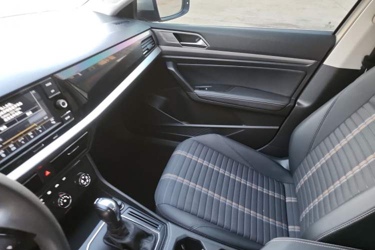 Used Volkswagen Lavida 2019 280TSI DSG Comfort Edition China VI standard Interior 3