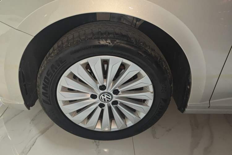 Used Volkswagen Lavida 2019 280TSI DSG Comfort Edition China VI standard Left Front Wheel Hub