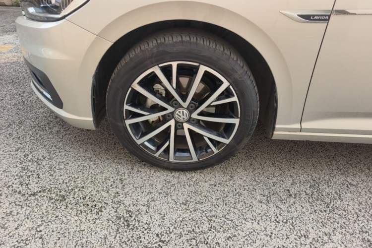 Used Volkswagen Lavida 2019 280TSI DSG Luxury Edition China VI Standard Left Front Wheel Hub