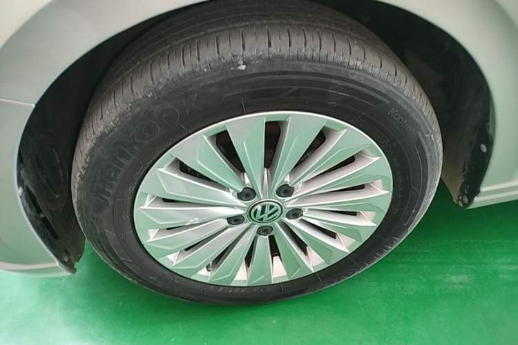 Used Volkswagen Lavida 2019 280TSI DSG Comfort Edition China VI standard Left Front Wheel Hub