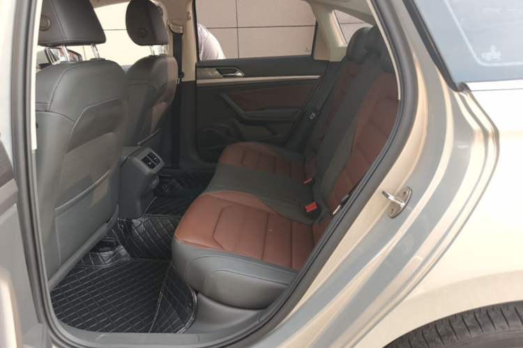 Used Volkswagen Lavida 2019 280TSI DSG Luxury Edition China VI Standard Left Rear Seat