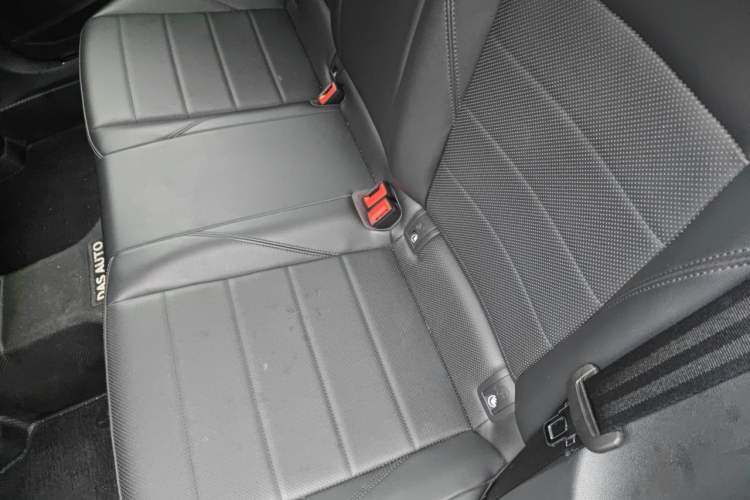 Used Volkswagen Lavida 2019 1.5L Automatic Comfort Edition China VI Standard Left Rear Seat