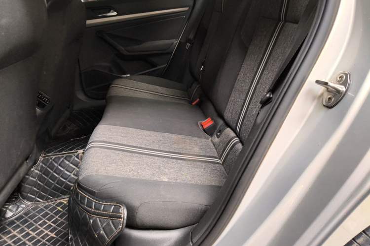 Used Volkswagen Lavida 2019 1.5L Automatic Fashion Edition China VI Left Rear Seat