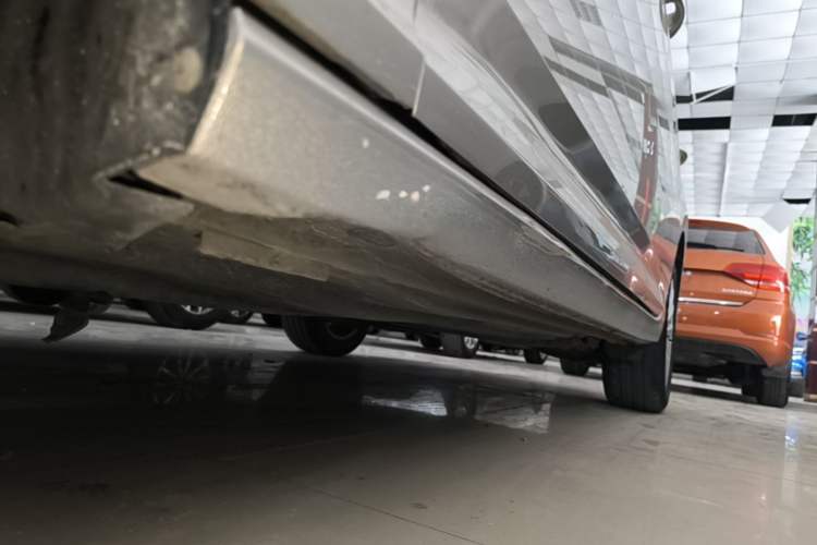 Used Volkswagen Lavida 2019 1.5L Automatic Comfort Edition China VI Standard Left Side Sill