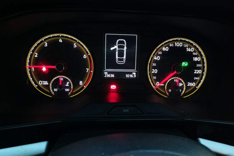 Used Volkswagen Lavida 2019 280TSI DSG Comfort Edition China VI standard Odometer Close Up