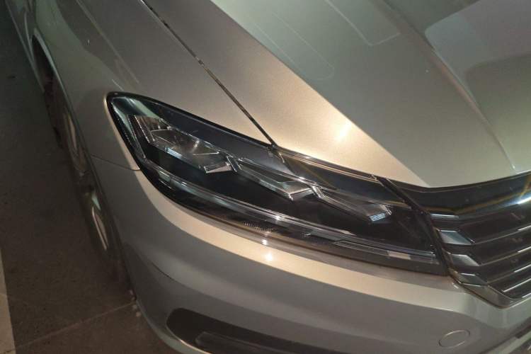 Used Volkswagen Lavida 2019 1.5L Automatic Fashion Edition China VI Right Front Headlight