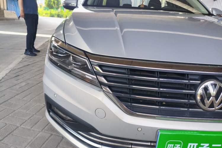 Used Volkswagen Lavida 2019 1.5L Automatic Comfort Edition China VI Standard Right Front Headlight