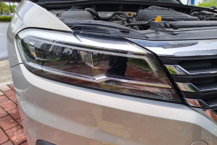 Used Volkswagen Lavida 2019 280TSI DSG Comfort Edition China VI standard Right Front Headlight