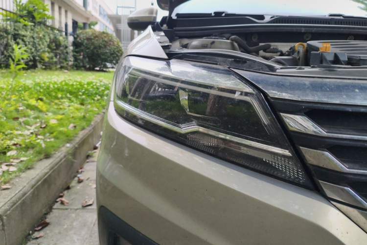 Used Volkswagen Lavida 2019 1.5L Automatic Vision Edition China VI Standard Right Front Headlight
