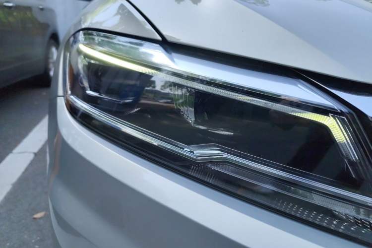 Used Volkswagen Lavida 2019 280TSI DSG Comfort Edition China VI standard Right Front Headlight