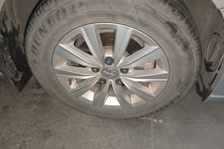 Used Volkswagen Lavida 2019 1.5L Automatic Fashion Edition China VI Right Front Wheel Hub