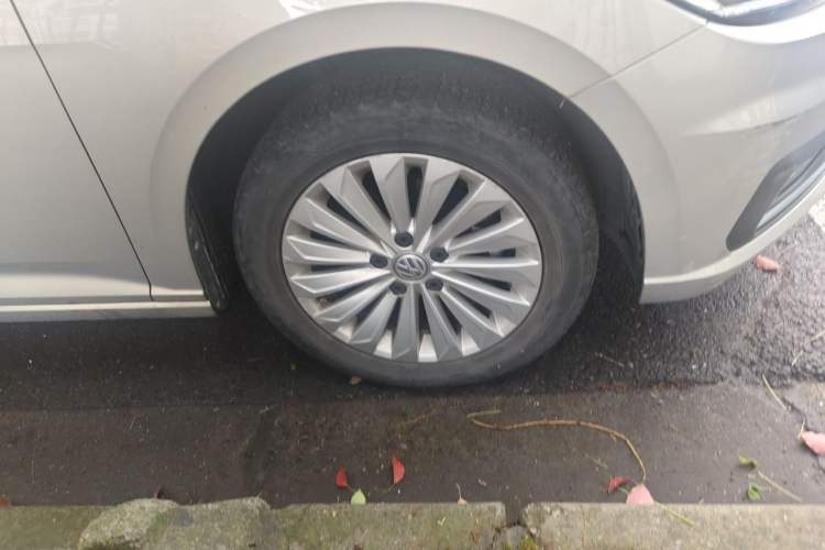 Used Volkswagen Lavida 2019 1.5L Automatic Comfort Edition China VI Standard Right Front Wheel Hub