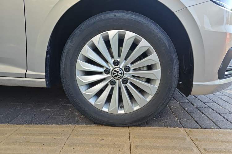 Used Volkswagen Lavida 2019 1.5L Automatic Vision Edition China VI Standard Right Front Wheel Hub
