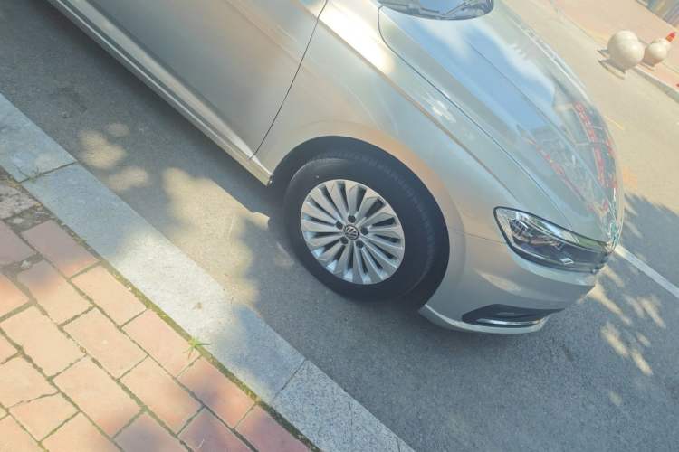 Used Volkswagen Lavida 2019 280TSI DSG Comfort Edition China VI standard Right Front Wheel Hub