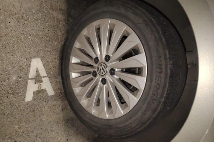 Used Volkswagen Lavida 2019 1.5L Automatic Comfort Edition China VI Standard Right Front Wheel Hub