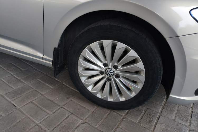 Used Volkswagen Lavida 2019 1.5L Automatic Comfort Edition China VI Standard Right Front Wheel Hub