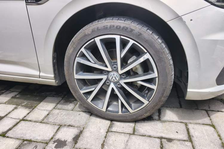 Used Volkswagen Lavida 2019 280TSI DSG Luxury Edition China VI Standard Right Front Wheel Hub