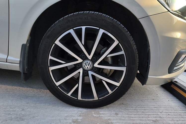 Used Volkswagen Lavida 2019 280TSI DSG Luxury Edition China VI Standard Right Front Wheel Hub