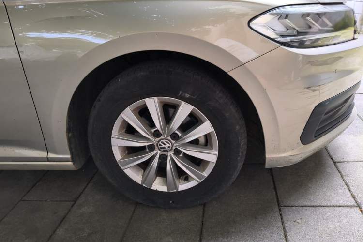 Used Volkswagen Lavida 2019 1.5L Automatic Fashion Edition China VI Right Front Wheel Hub