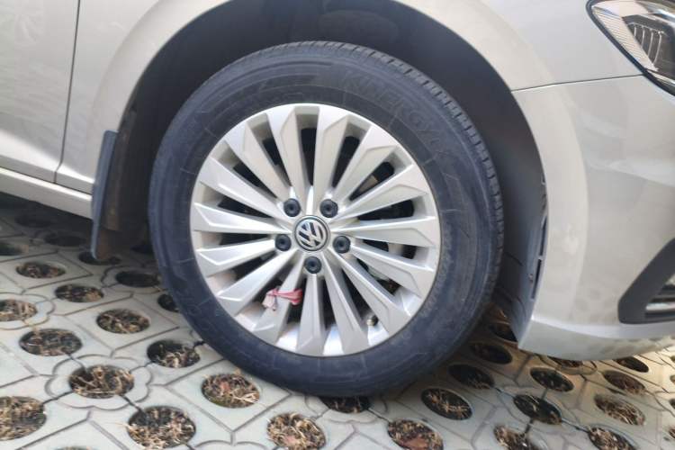 Used Volkswagen Lavida 2019 1.5L Automatic Comfort Edition China VI Standard Right Front Wheel Hub