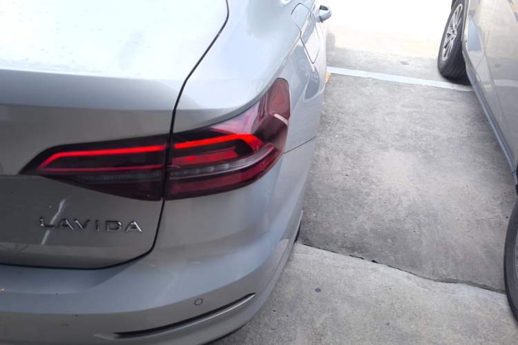 Used Volkswagen Lavida 2019 1.5L Automatic Comfort Edition China VI Standard Right Rear Taillight