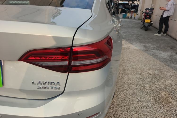 Used Volkswagen Lavida 2019 280TSI DSG Luxury Edition China VI Standard Right Rear Taillight
