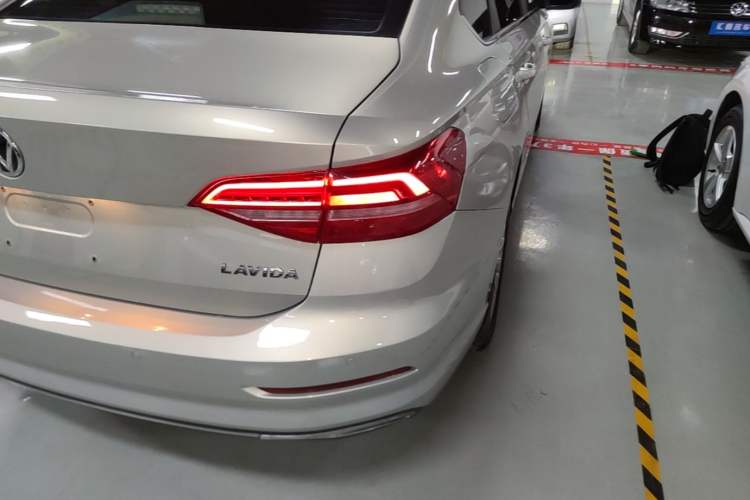 Used Volkswagen Lavida 2019 1.5L Automatic Comfort Edition China VI Standard Right Rear Taillight