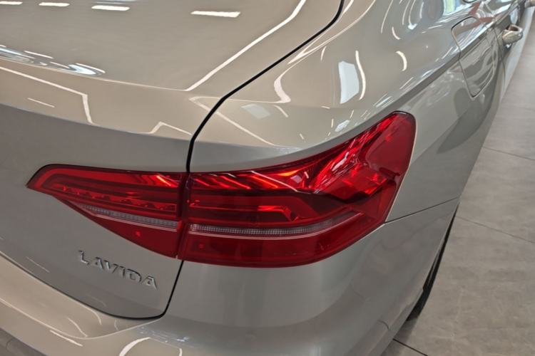 Used Volkswagen Lavida 2019 280TSI DSG Comfort Edition China VI standard Right Rear Taillight