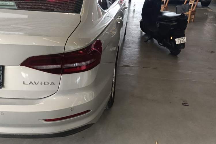 Used Volkswagen Lavida 2019 1.5L Automatic Comfort Edition China VI Standard Right Rear Taillight