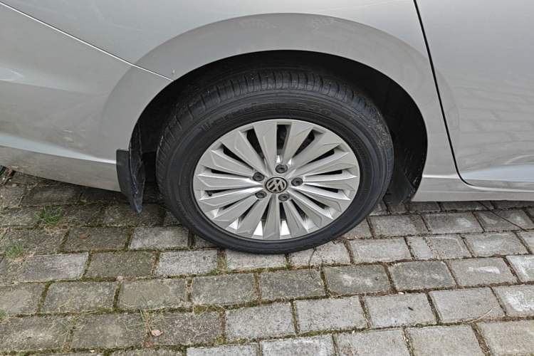 Used Volkswagen Lavida 2019 1.5L Automatic Comfort Edition China VI Standard Right Rear Wheel Hub