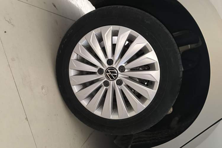 Used Volkswagen Lavida 2019 1.5L Automatic Comfort Edition China VI Standard Right Rear Wheel Hub