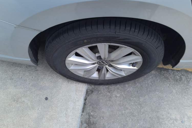 Used Volkswagen Lavida 2019 1.5L Automatic Comfort Edition China VI Standard Right Rear Wheel Hub
