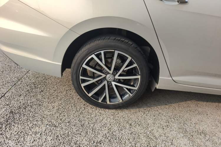 Used Volkswagen Lavida 2019 280TSI DSG Luxury Edition China VI Standard Right Rear Wheel Hub