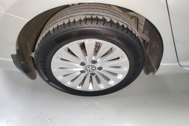 Used Volkswagen Lavida 2019 1.5L Automatic Comfort Edition China VI Standard Right Rear Wheel Hub