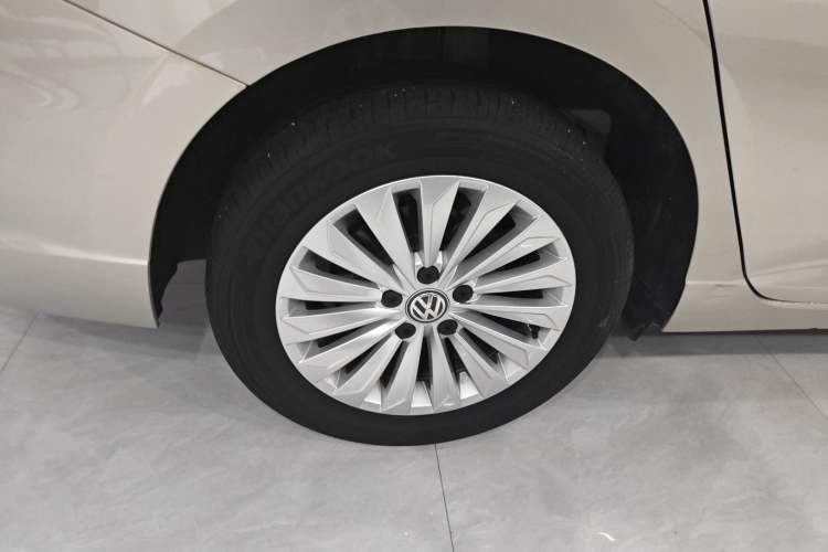 Used Volkswagen Lavida 2019 280TSI DSG Comfort Edition China VI standard Right Rear Wheel Hub