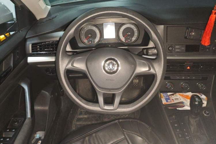 Used Volkswagen Lavida 2019 1.5L Automatic Fashion Edition China VI Steering Wheel