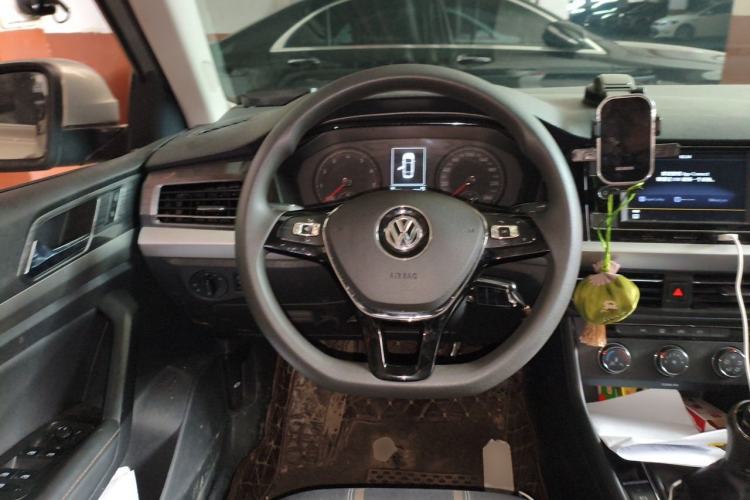 Used Volkswagen Lavida 2019 1.5L Manual Comfort Edition China VI Standard Steering Wheel