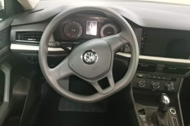 Used Volkswagen Lavida 2019 1.5L Automatic Fashion Edition China VI Steering Wheel