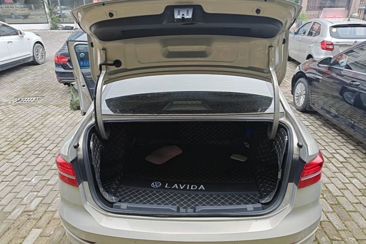 Used Volkswagen Lavida 2019 1.5L Automatic Comfort Edition China VI Standard Trunk