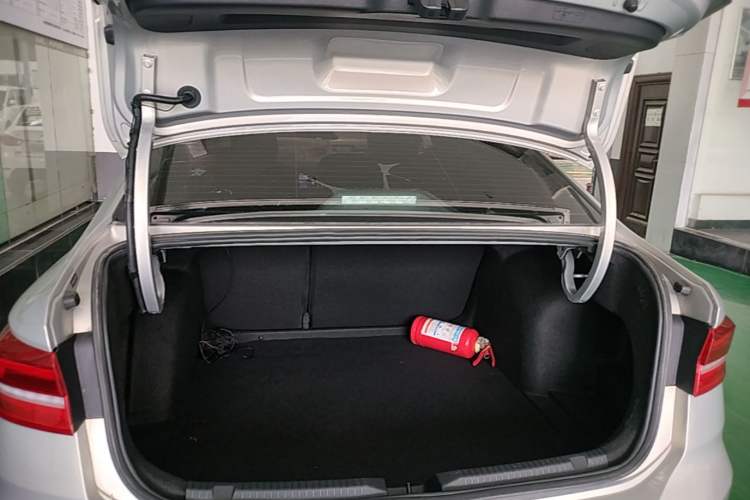 Used Volkswagen Lavida 2019 280TSI DSG Comfort Edition China VI standard Trunk