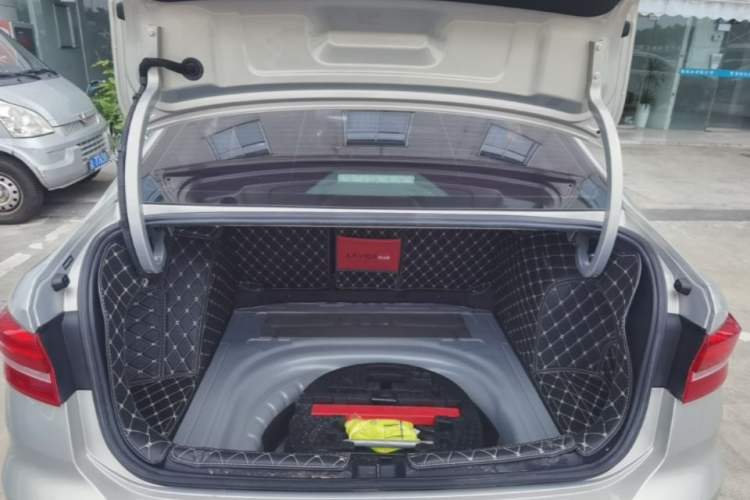 Used Volkswagen Lavida 2019 280TSI DSG Comfort Edition China VI standard Trunk