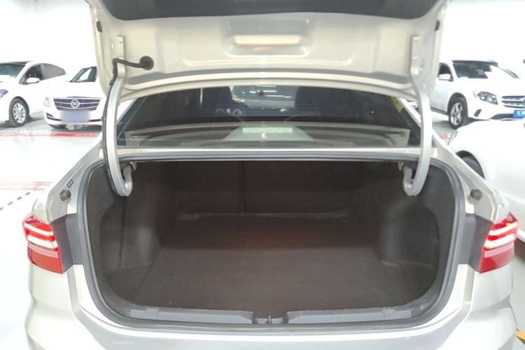 Used Volkswagen Lavida 2019 1.5L Automatic Comfort Edition China VI Standard Trunk