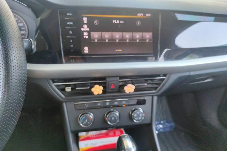 Used Volkswagen Lavida 2021 280TSI DSG Comfort Edition Audio And AC Panel