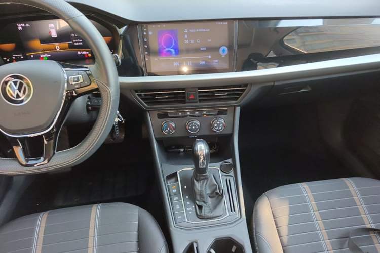 Used Volkswagen Lavida 2021 280TSI DSG Comfort Edition Audio And AC Panel