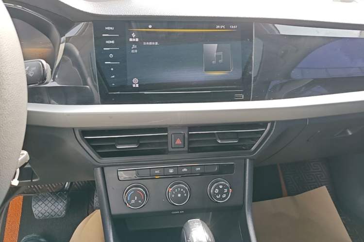 Used Volkswagen Lavida 2021 1.5L Automatic Comfort Edition Audio And AC Panel