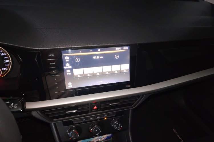 Used Volkswagen Lavida 2021 1.5L Automatic Comfort Edition Audio And AC Panel